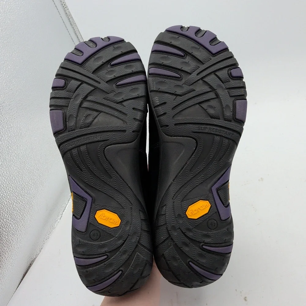 Dansko brand model